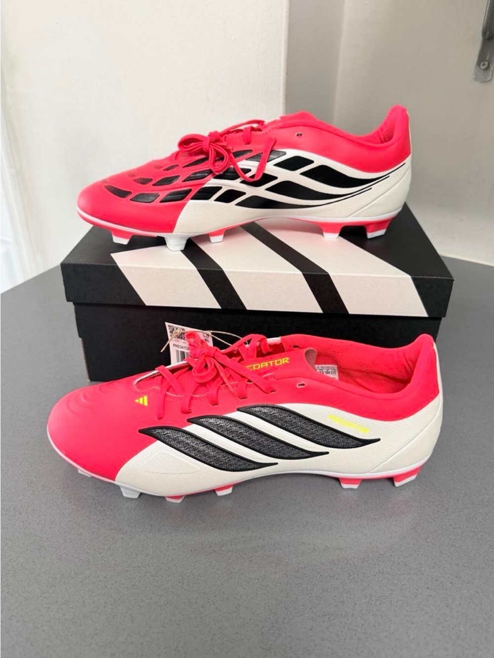 Adidas men’s Predator Soccer Cleats in Bright Pink and White size 10